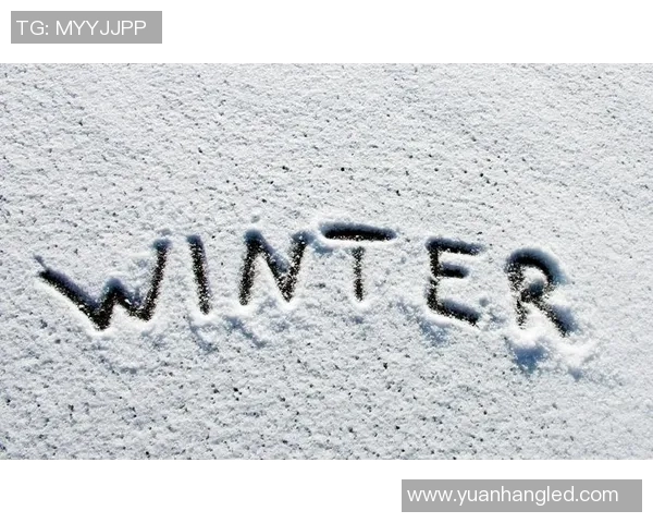 全球黑白色足球明星的传奇故事与辉煌成就解析 全球黑白色足球明星的传奇故事与辉煌成就解析