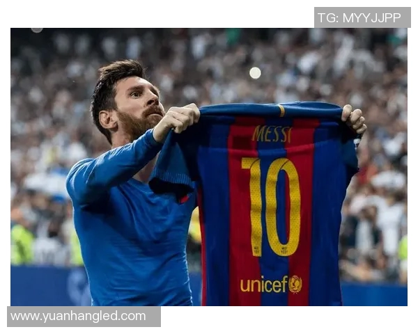 全球足坛最耀眼的几位足球明星及其传奇故事分析